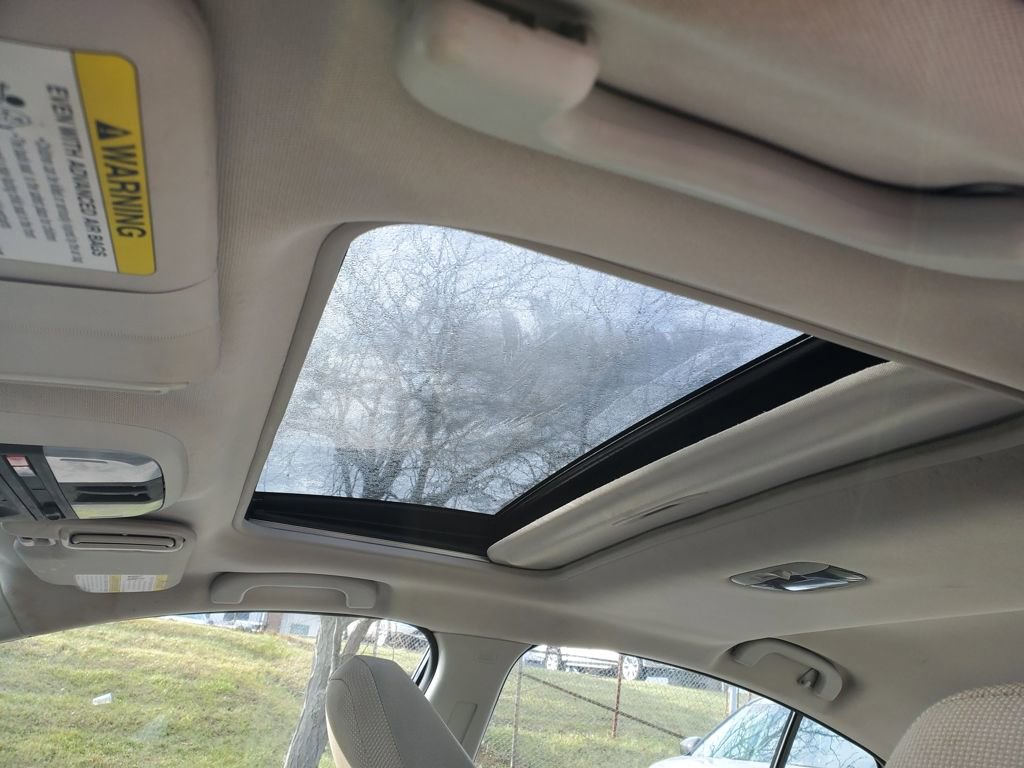 Used 2017 Subaru Impreza 2.0i Premium image 15