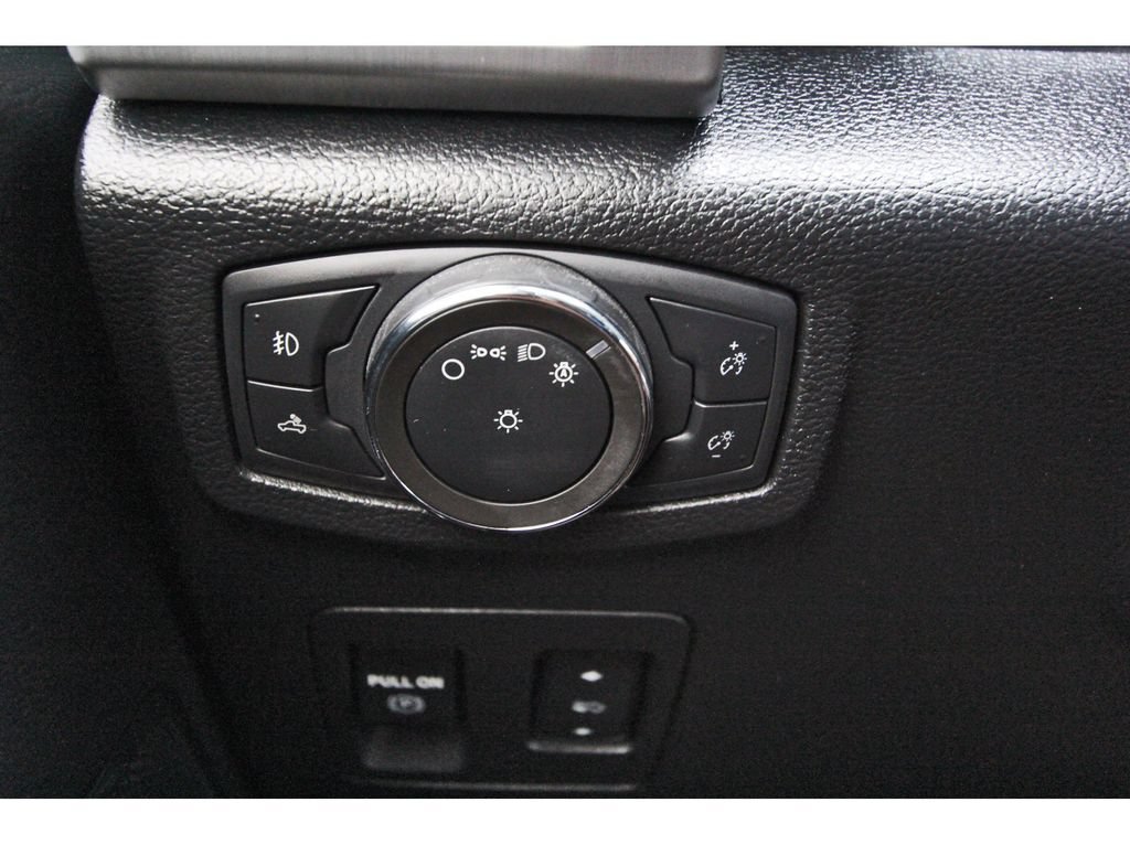Certified 2020 Ford F150 Platinum w/ Equipment Group 701A Luxury AWD/4WD image 19