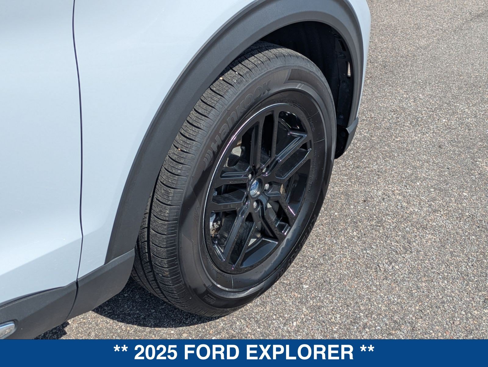 Certified 2025 Ford Explorer Active RWD image 12