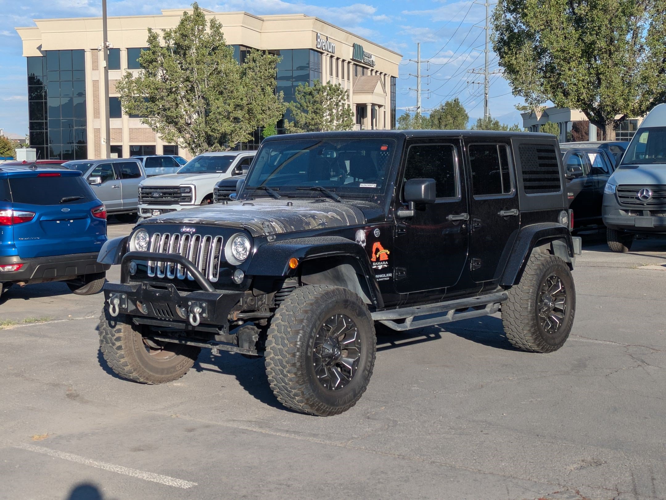 Used 2017 Jeep Wrangler Unlimited Sahara w/ Connectivity Group AWD/4WD image 10