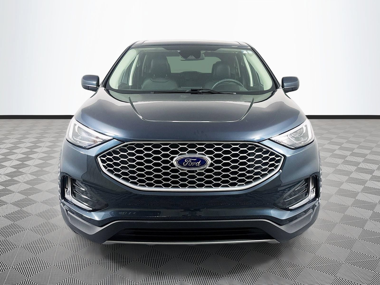 Certified 2024 Ford Edge SEL w/ Convenience Package AWD/4WD image 2