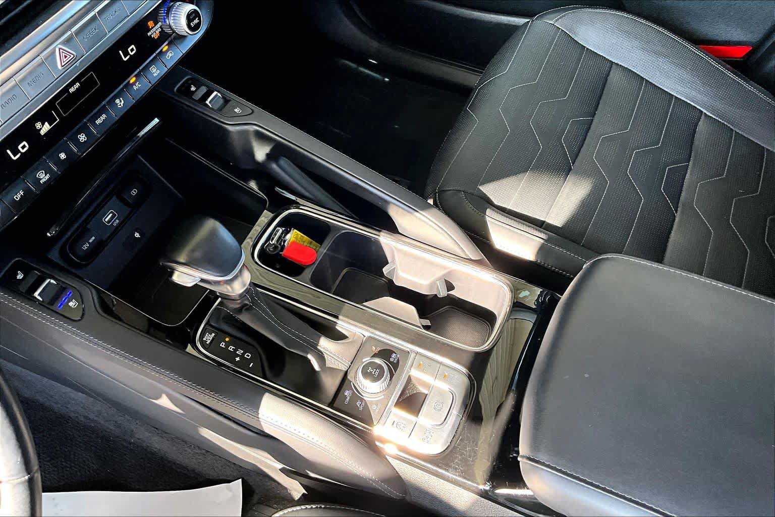 Used 2022 Kia Telluride SX w/ SX Prestige Package AWD/4WD image 17