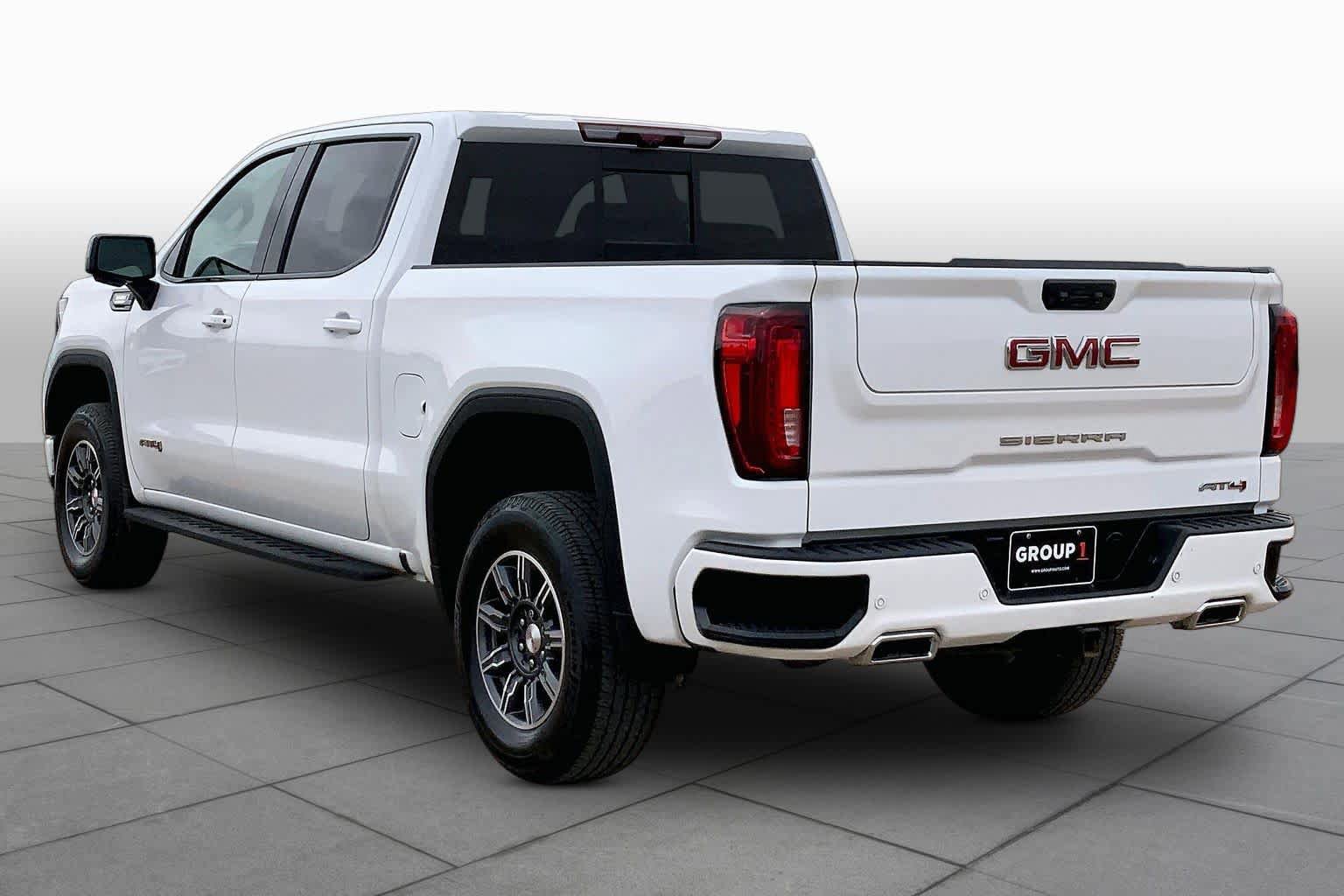 Used 2024 GMC Sierra 1500 AT4 w/ Technology Package AWD/4WD image 12