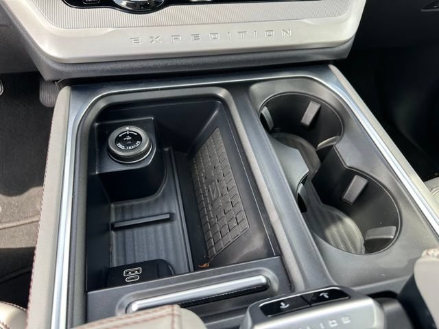 Certified 2025 Ford Expedition Active AWD/4WD image 28