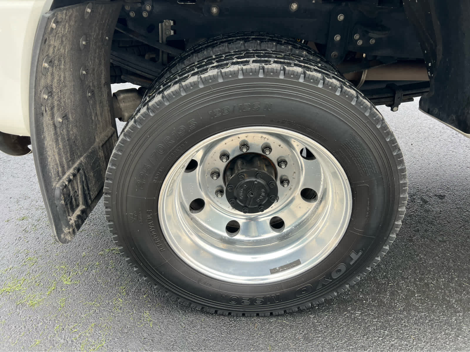 Certified 2022 Ford F450 Platinum w/ FX4 Off-Road Package image 15