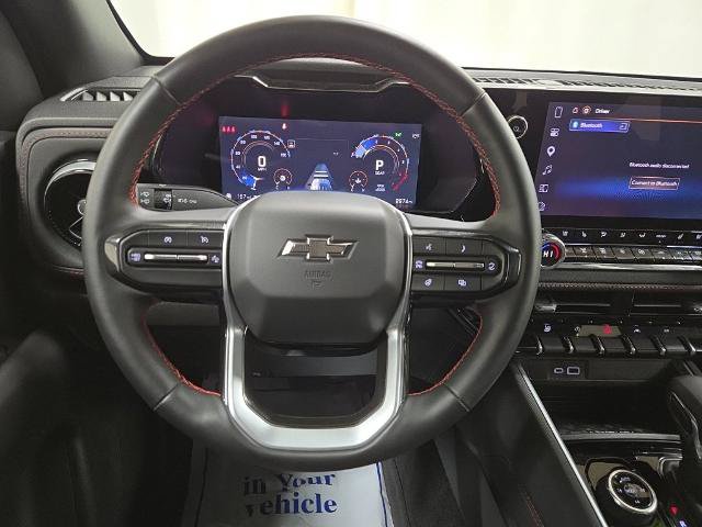 Used 2025 Chevrolet Colorado Z71 w/ Technology Package AWD/4WD image 4