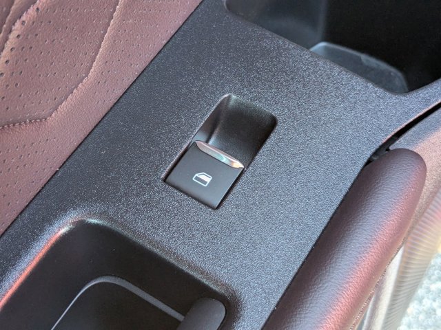 Certified 2025 Ford Explorer Platinum w/ Ultimate Package image 32