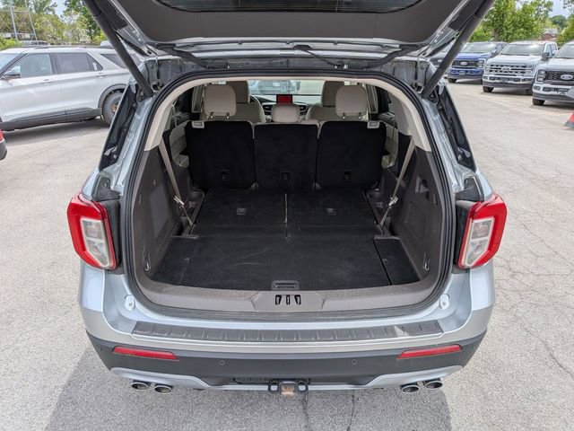 Certified 2024 Ford Explorer Platinum w/ Technology Package AWD/4WD image 17