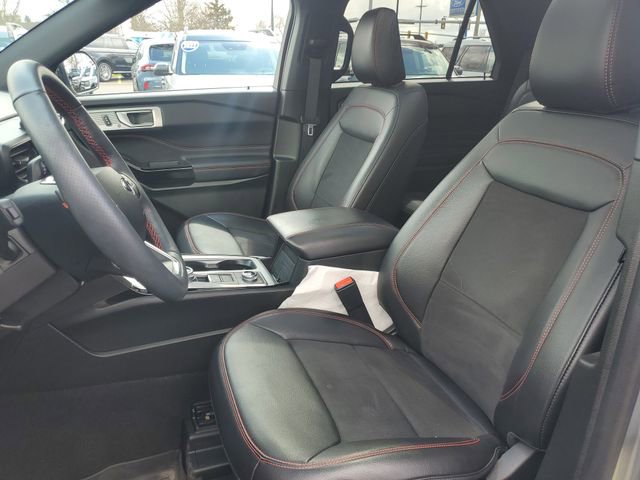 Certified 2024 Ford Explorer ST-Line w/ Class IV Trailer Tow Package image 13