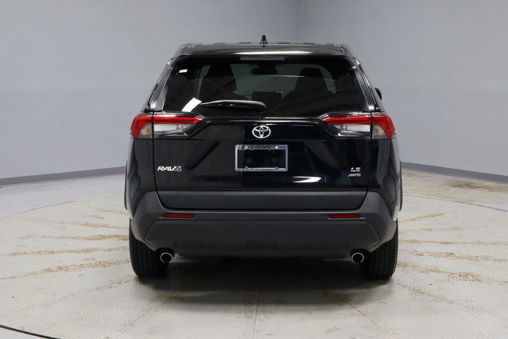 Used 2023 Toyota RAV4 LE AWD/4WD image 4