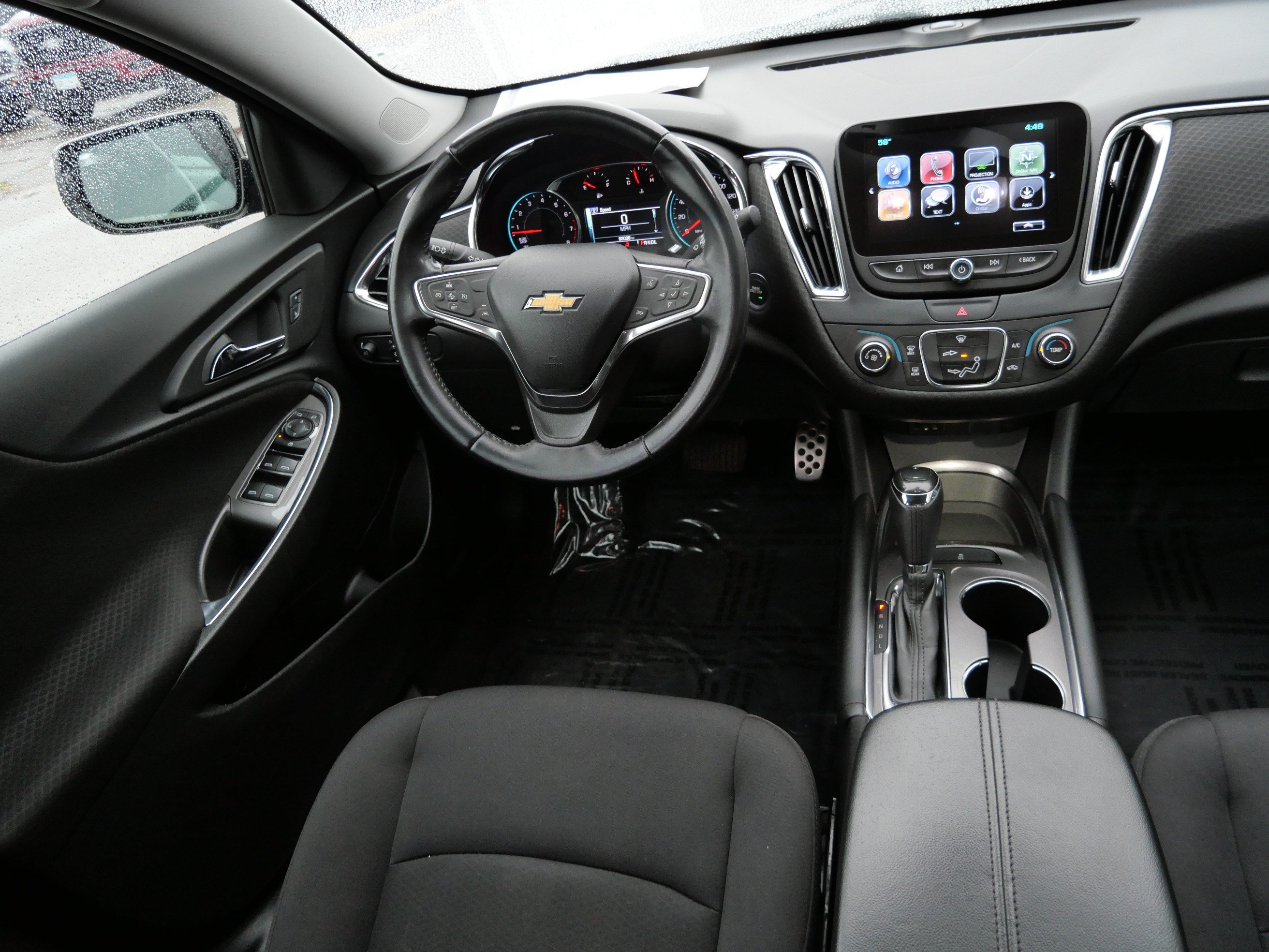 Used 2017 Chevrolet Malibu LT FWD image 9