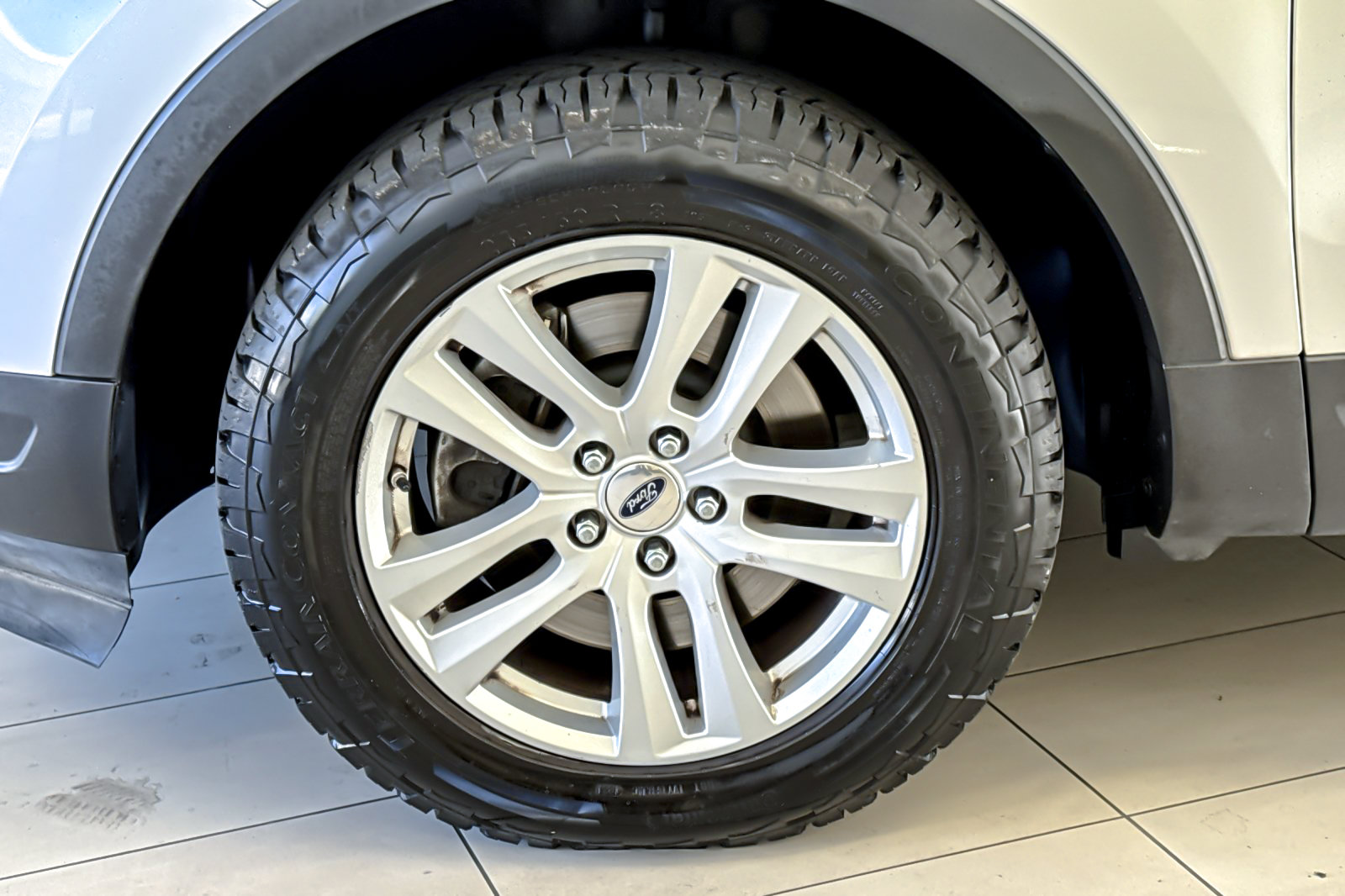 Certified 2018 Ford Explorer XLT w/ Equipment Group 202A AWD/4WD image 28