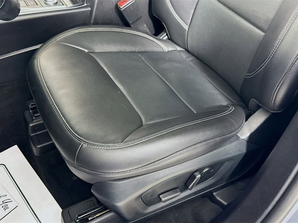 Certified 2022 Ford Explorer Limited w/ Equipment Group 301A image 7