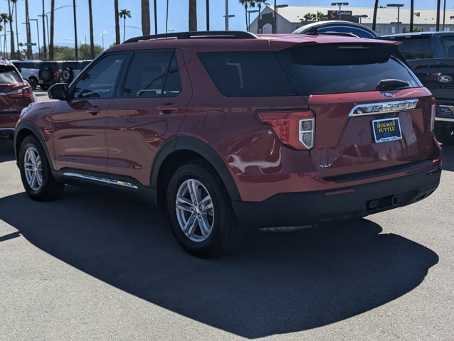 Certified 2024 Ford Explorer XLT w/ Class IV Trailer Tow Package RWD image 4