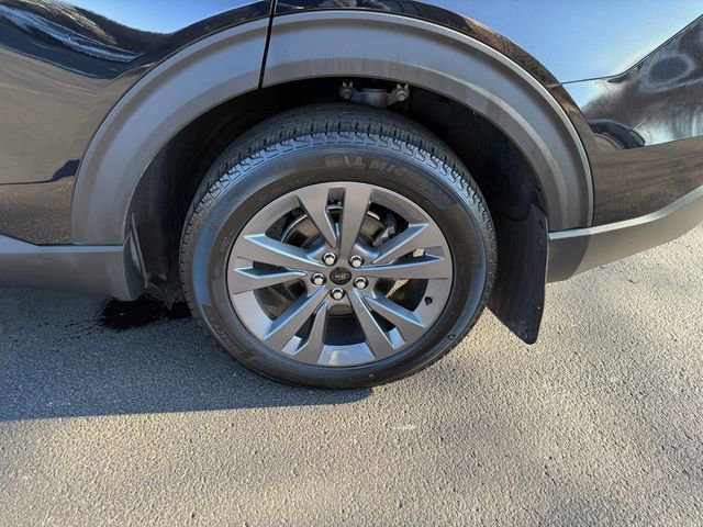 Certified 2022 Ford Explorer XLT w/ Equipment Group 202A image 28