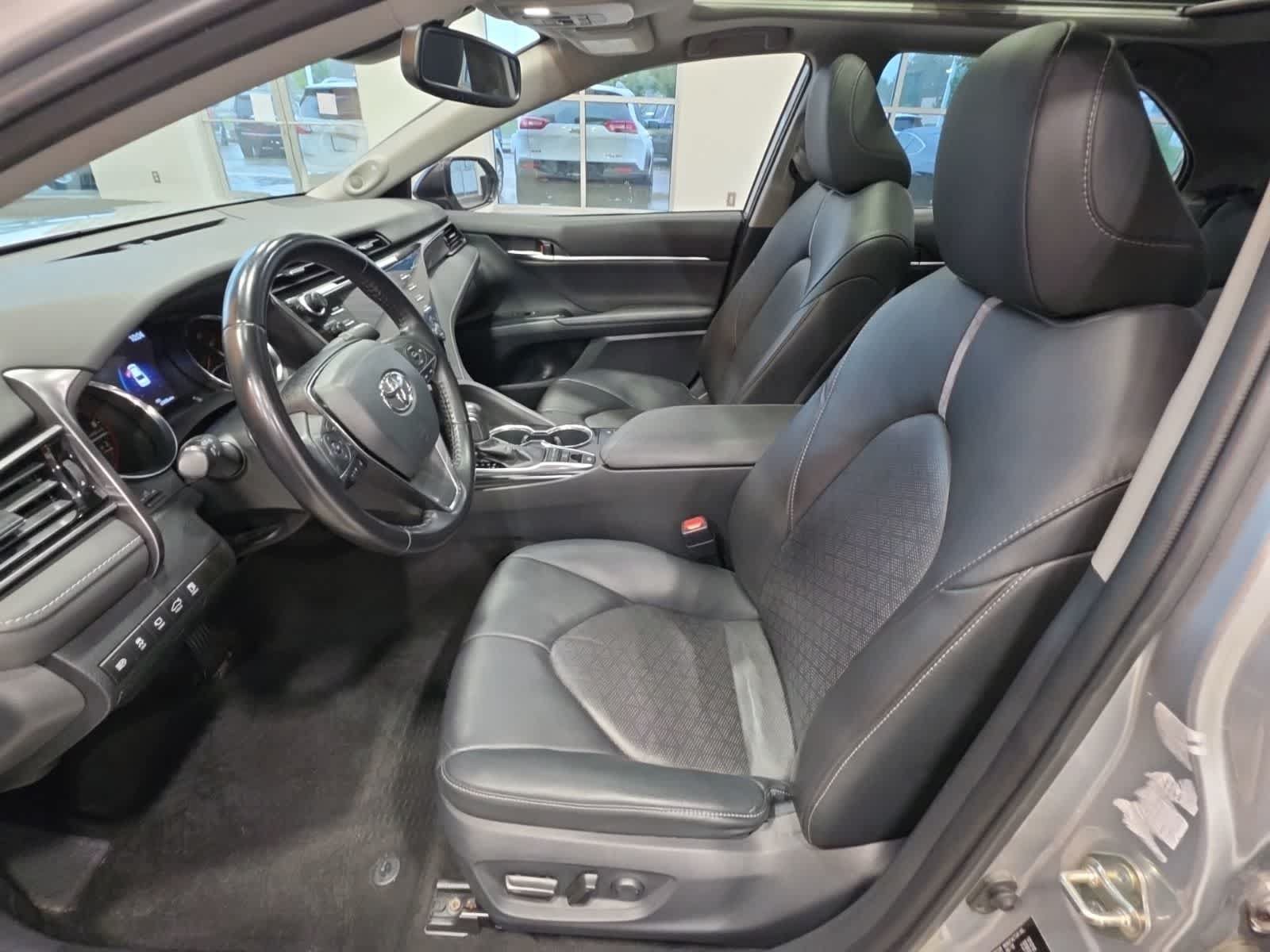Used 2019 Toyota Camry FWD image 19