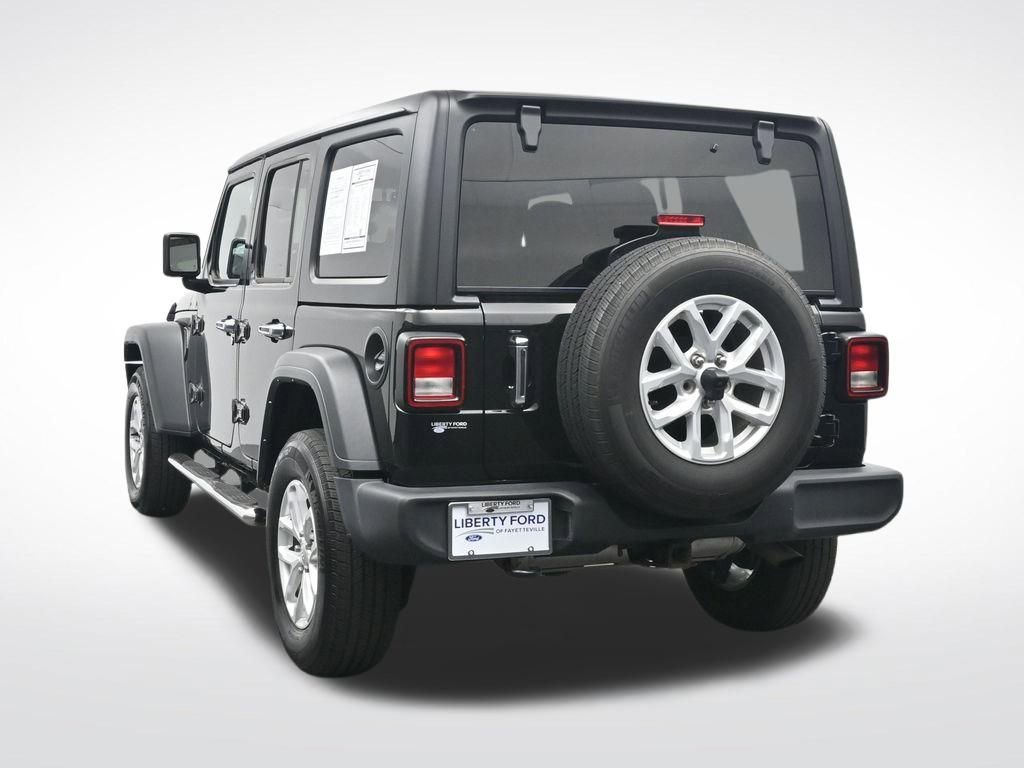 Used 2025 Jeep Wrangler Sahara image 9