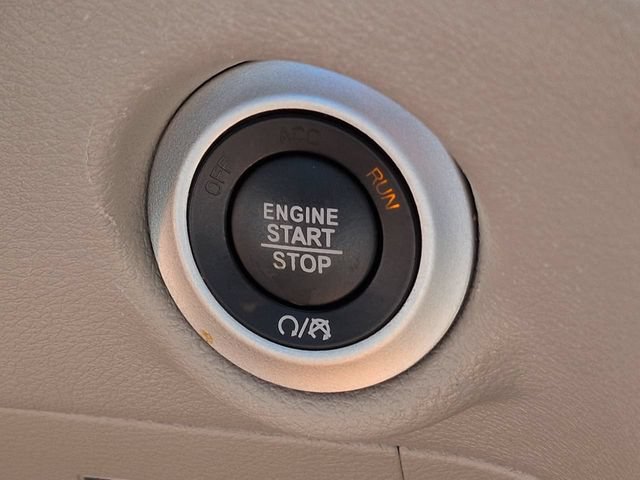Used 2024 Chrysler Pacifica Touring-L FWD image 35