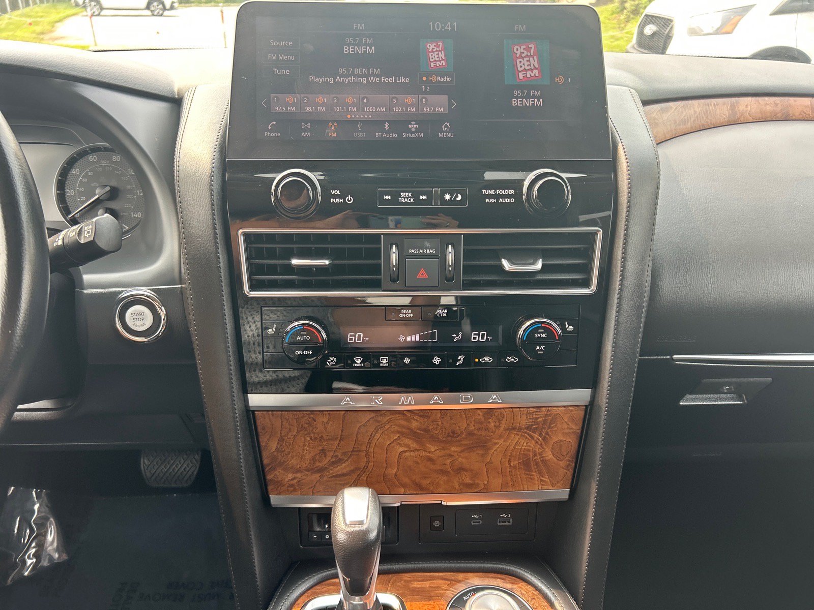 Used 2024 Nissan Armada SL w/ Captain's Chairs Package AWD/4WD image 29