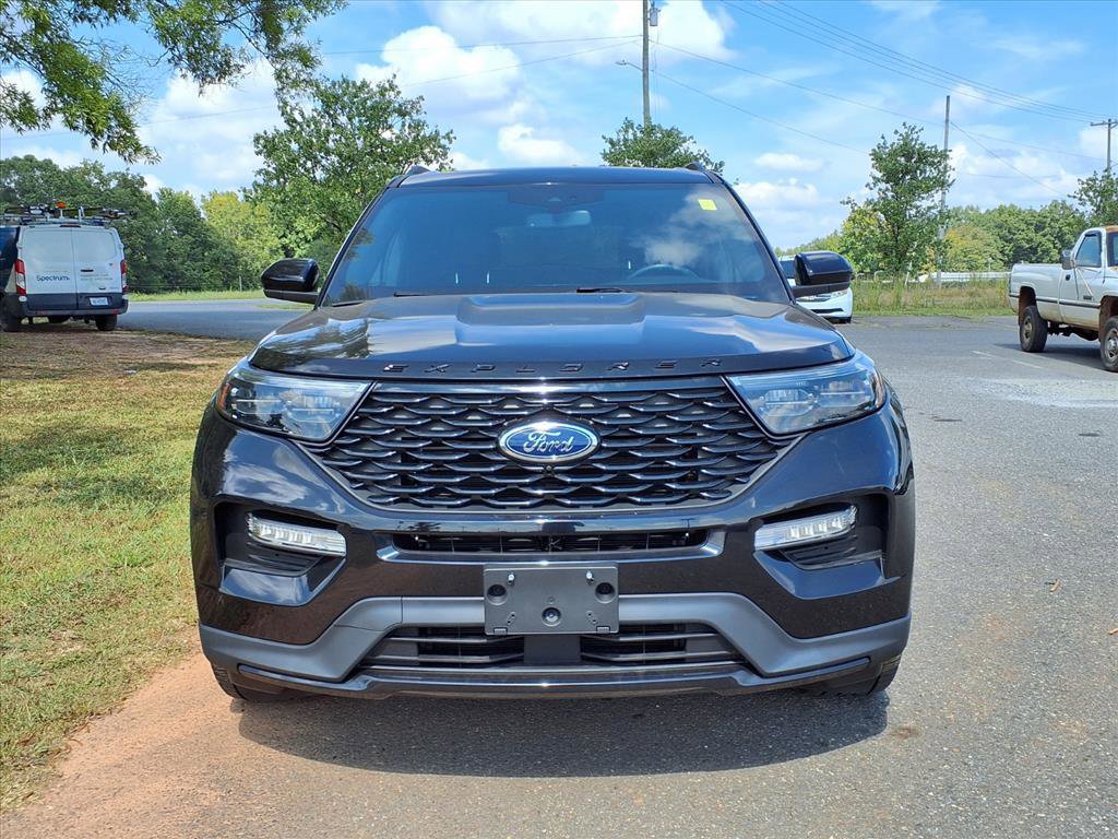 Certified 2023 Ford Explorer ST-Line w/ Class IV Trailer Tow Package image 2