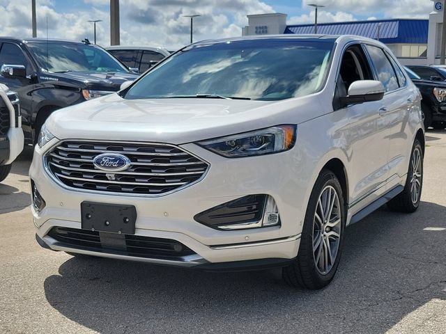 Certified 2019 Ford Edge Titanium w/ Equipment Group 301A AWD/4WD image 3