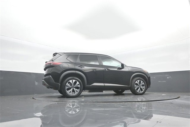 Used 2023 Nissan Rogue SV image 30