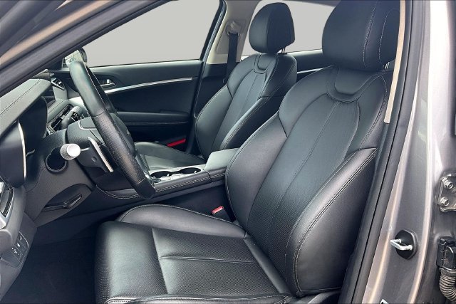 Used 2025 Genesis G70 2.5T RWD image 27