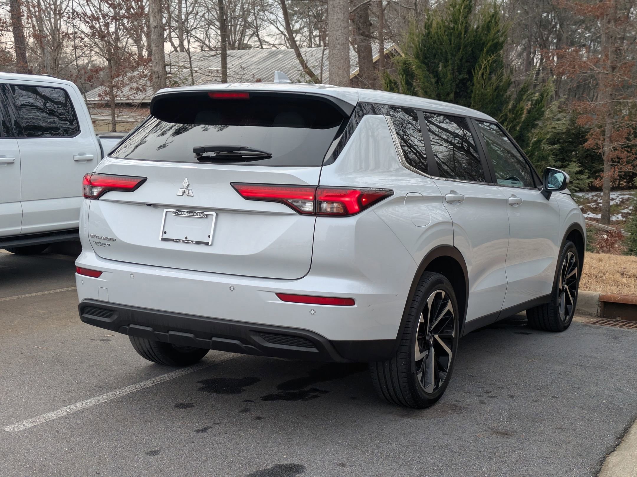 Used 2022 Mitsubishi Outlander ES image 4