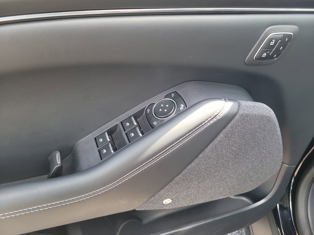 Certified 2025 Ford Mustang Mach-E Premium AWD/4WD image 15