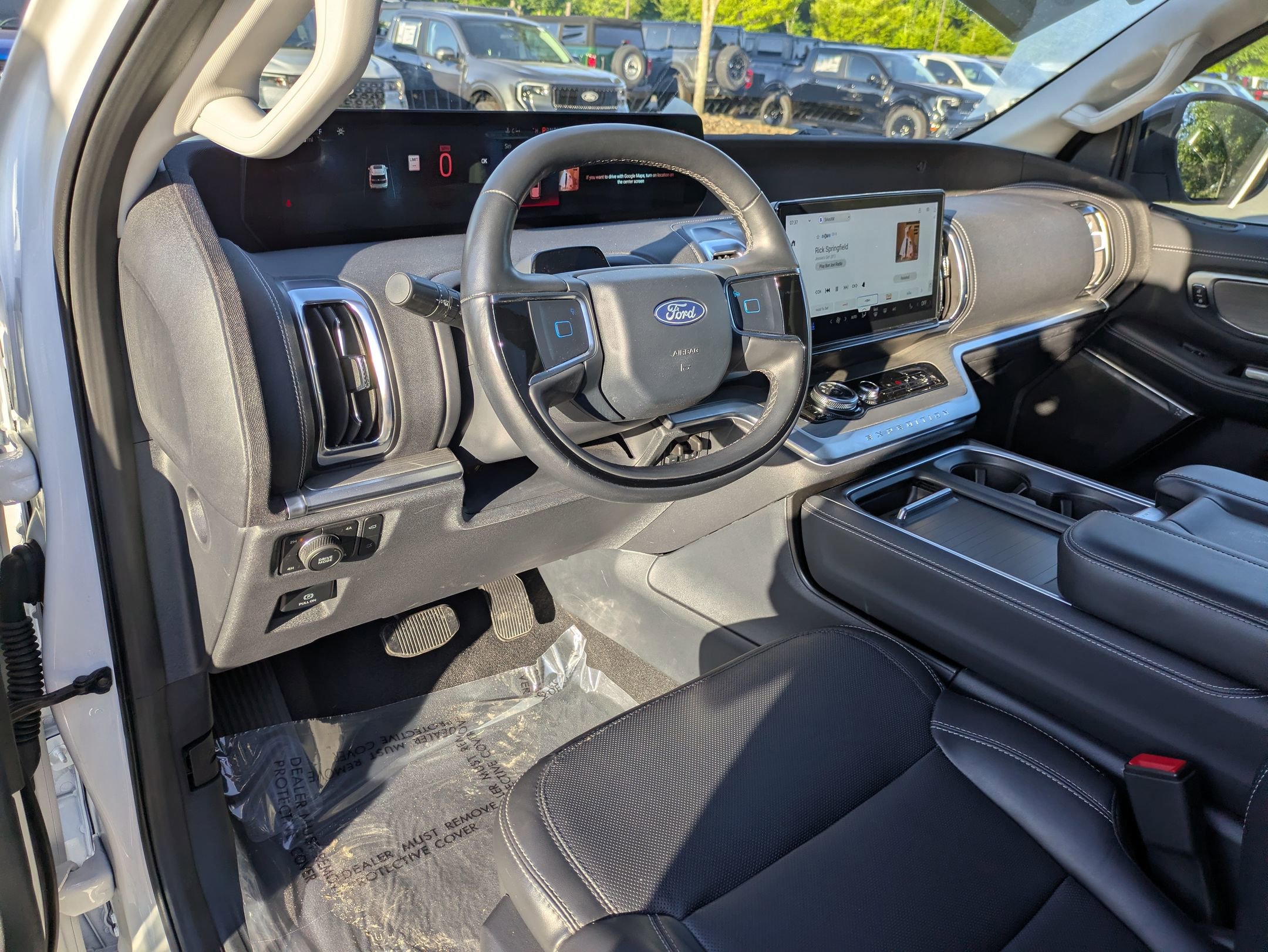 Certified 2025 Ford Expedition Platinum w/ Driver's Package AWD/4WD image 14