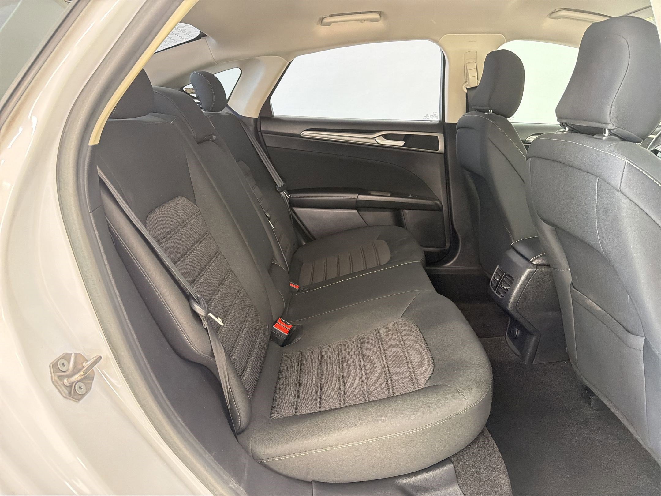 Certified 2020 Ford Fusion SE image 27