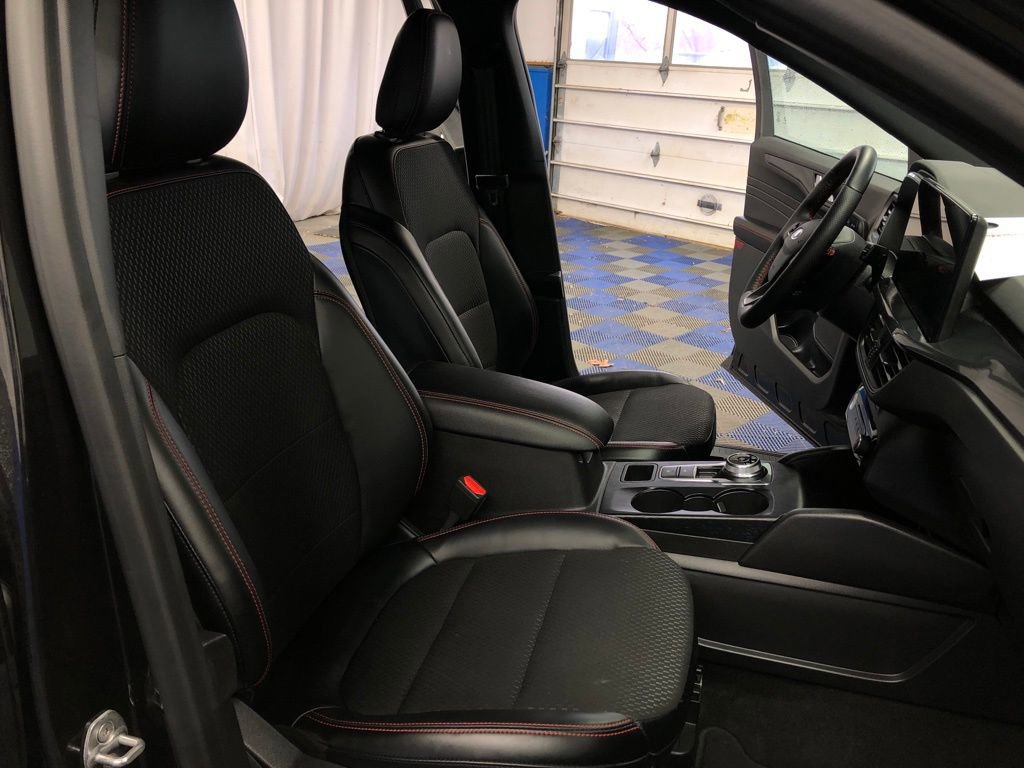 Certified 2025 Ford Escape ST-Line Elite w/ Tech Pack #1 image 28