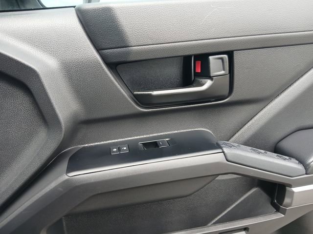 Used 2025 Toyota Tacoma SR5 AWD/4WD image 17