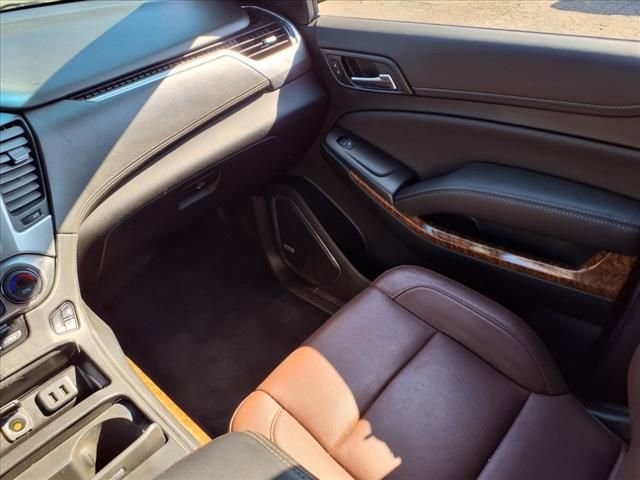 Used 2019 Chevrolet Suburban Premier w/ Premier Plus Edition image 11