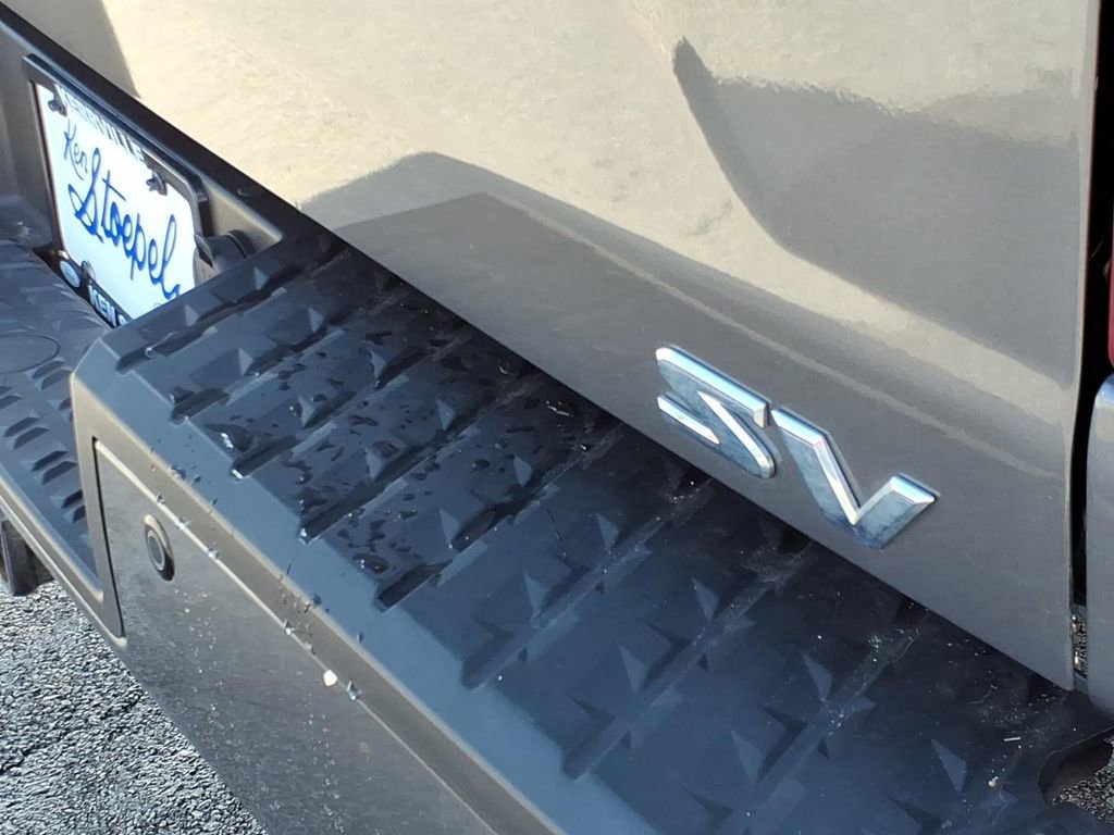 Used 2019 Nissan Titan SV w/ SV Convenience Package RWD image 10