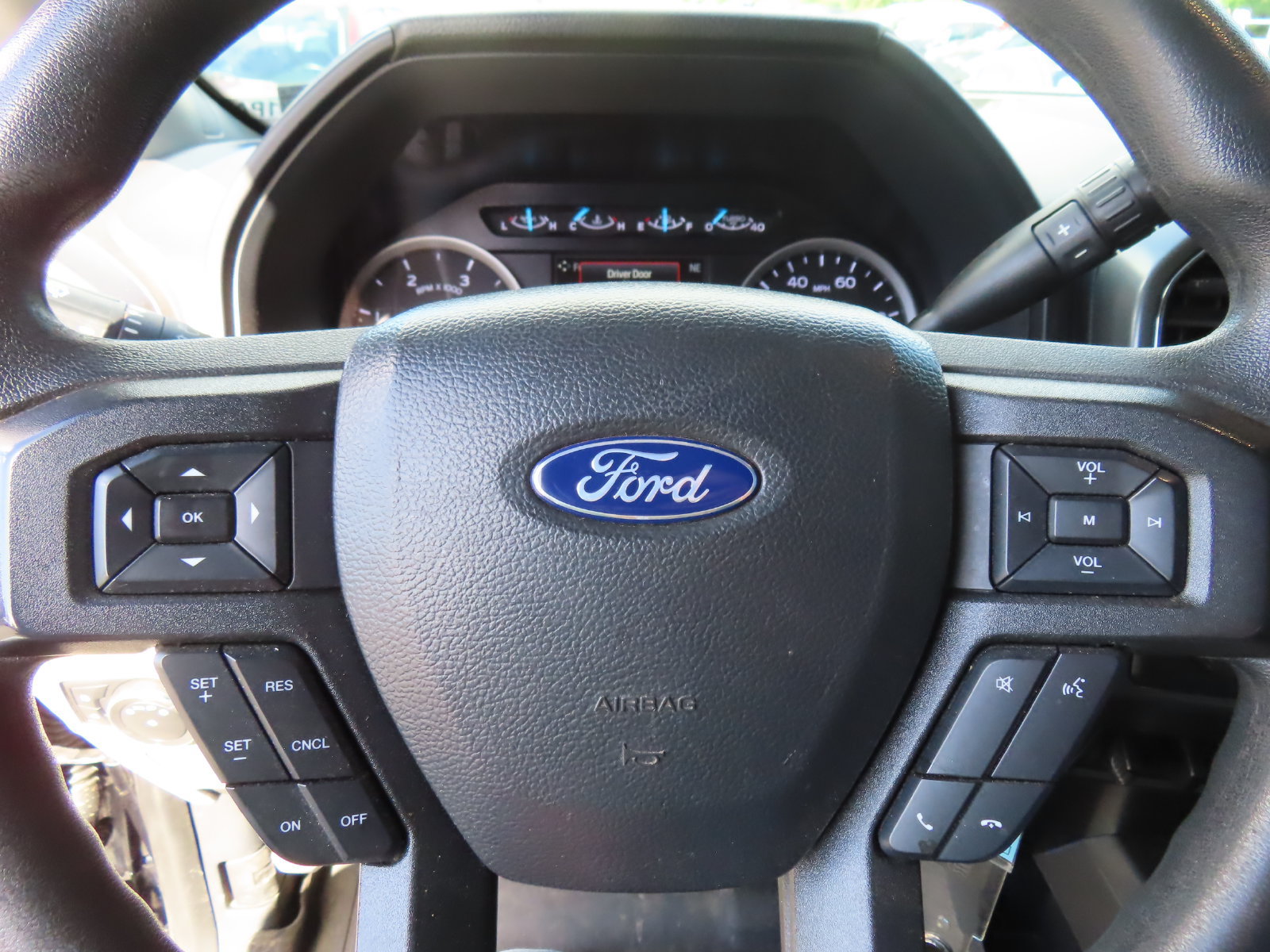 Certified 2022 Ford F350 XLT w/ Black Appearance Package AWD/4WD image 18