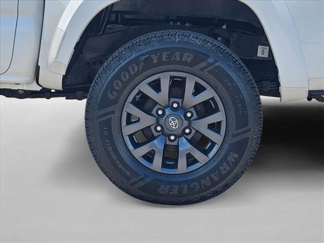 Used 2021 Toyota Tacoma SR5 RWD image 21