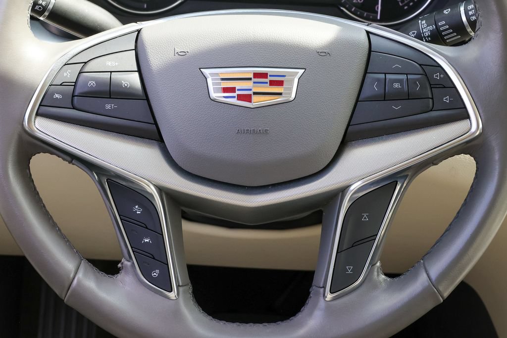 Used 2021 Cadillac XT5 Premium Luxury w/ LPO, Floor Liner Package AWD/4WD image 11