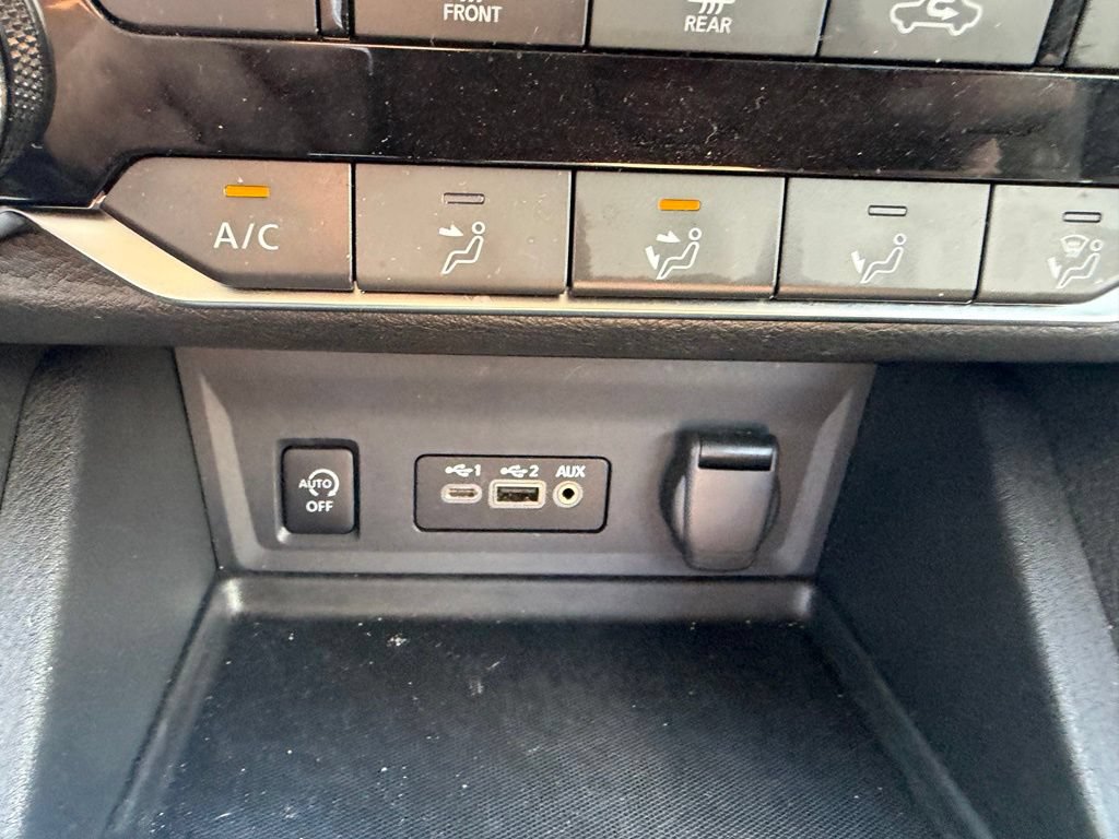 Used 2025 Nissan Sentra SV FWD image 13
