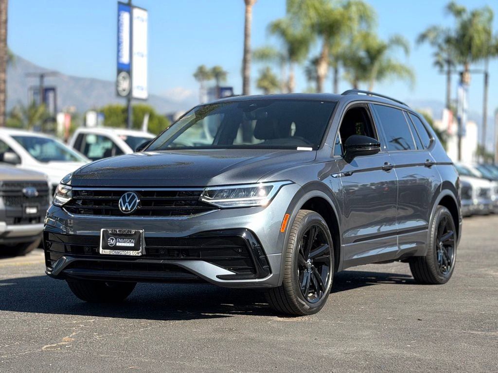 Used 2023 Volkswagen Tiguan SE R-Line image 4
