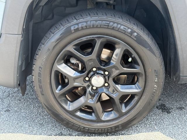 Used 2018 Jeep Renegade Latitude FWD image 13