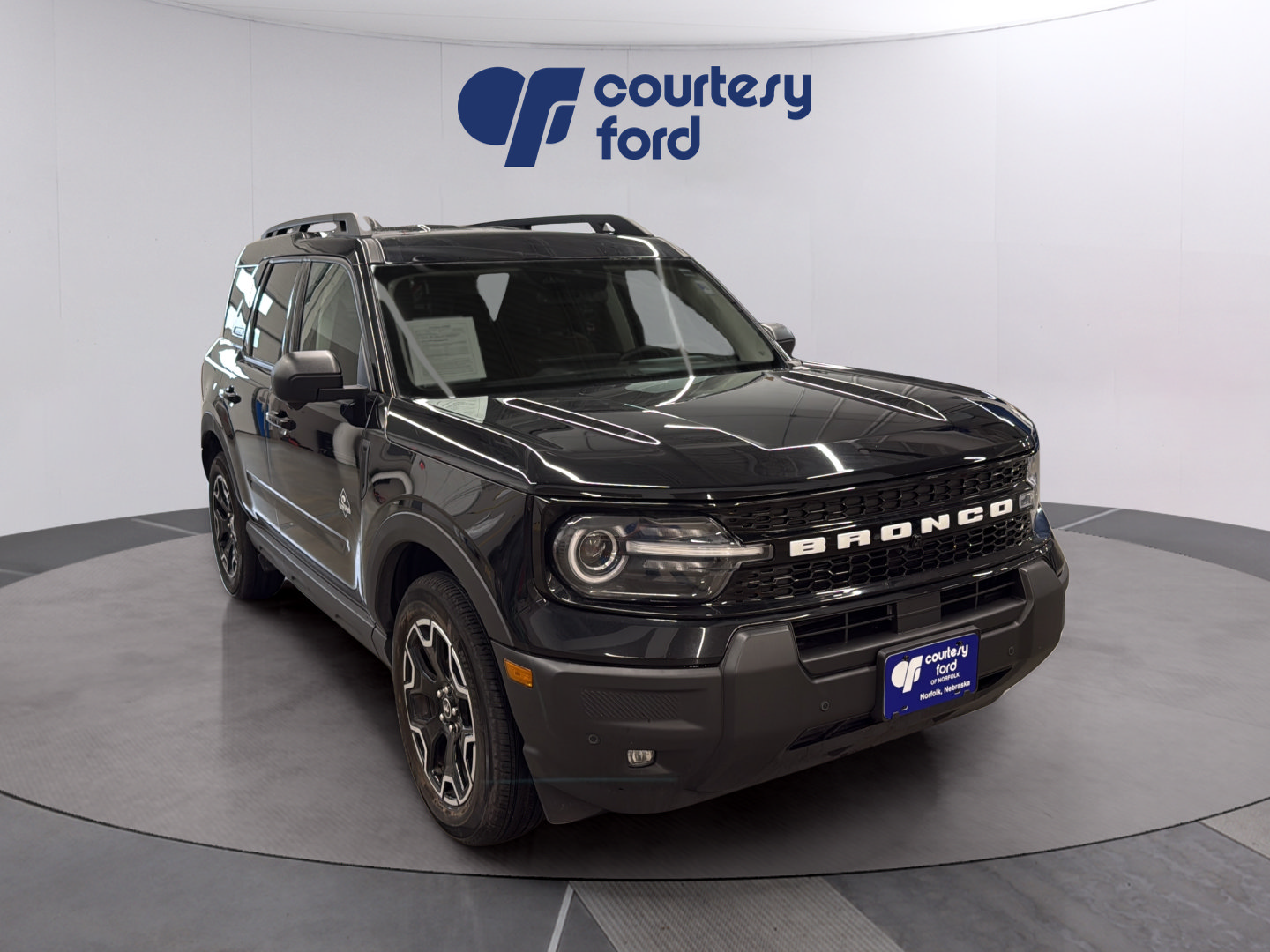 Certified 2025 Ford Bronco Sport Outer Banks w/ Outer Banks Tech Package+ AWD/4WD image 1