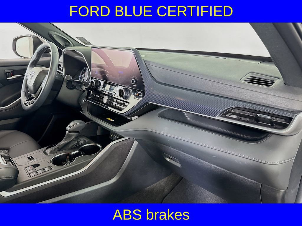 Used 2024 Toyota Highlander Limited image 30