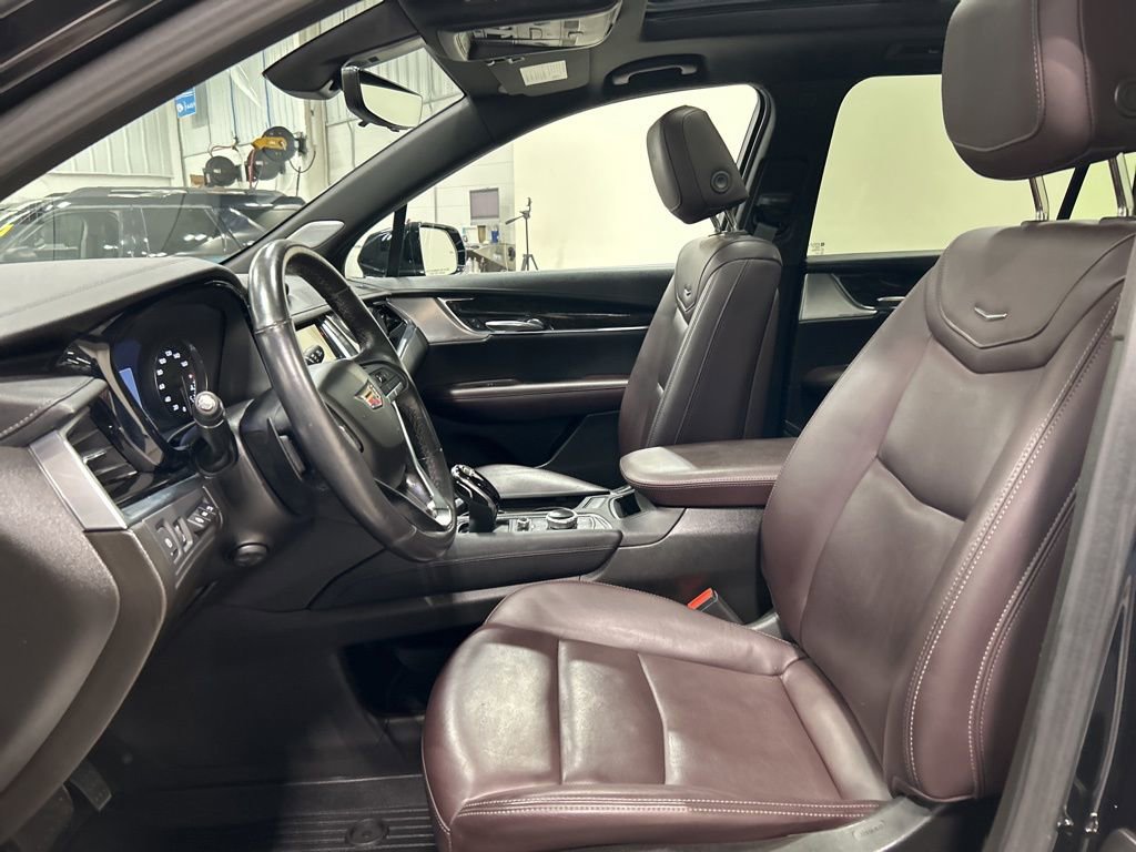 Used 2023 Cadillac XT6 Premium Luxury w/ Technology Package AWD/4WD image 11