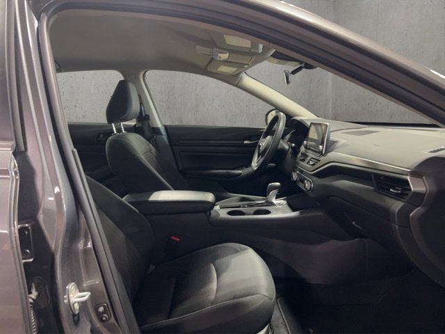 Used 2025 Nissan Altima 2.5 SV FWD image 20