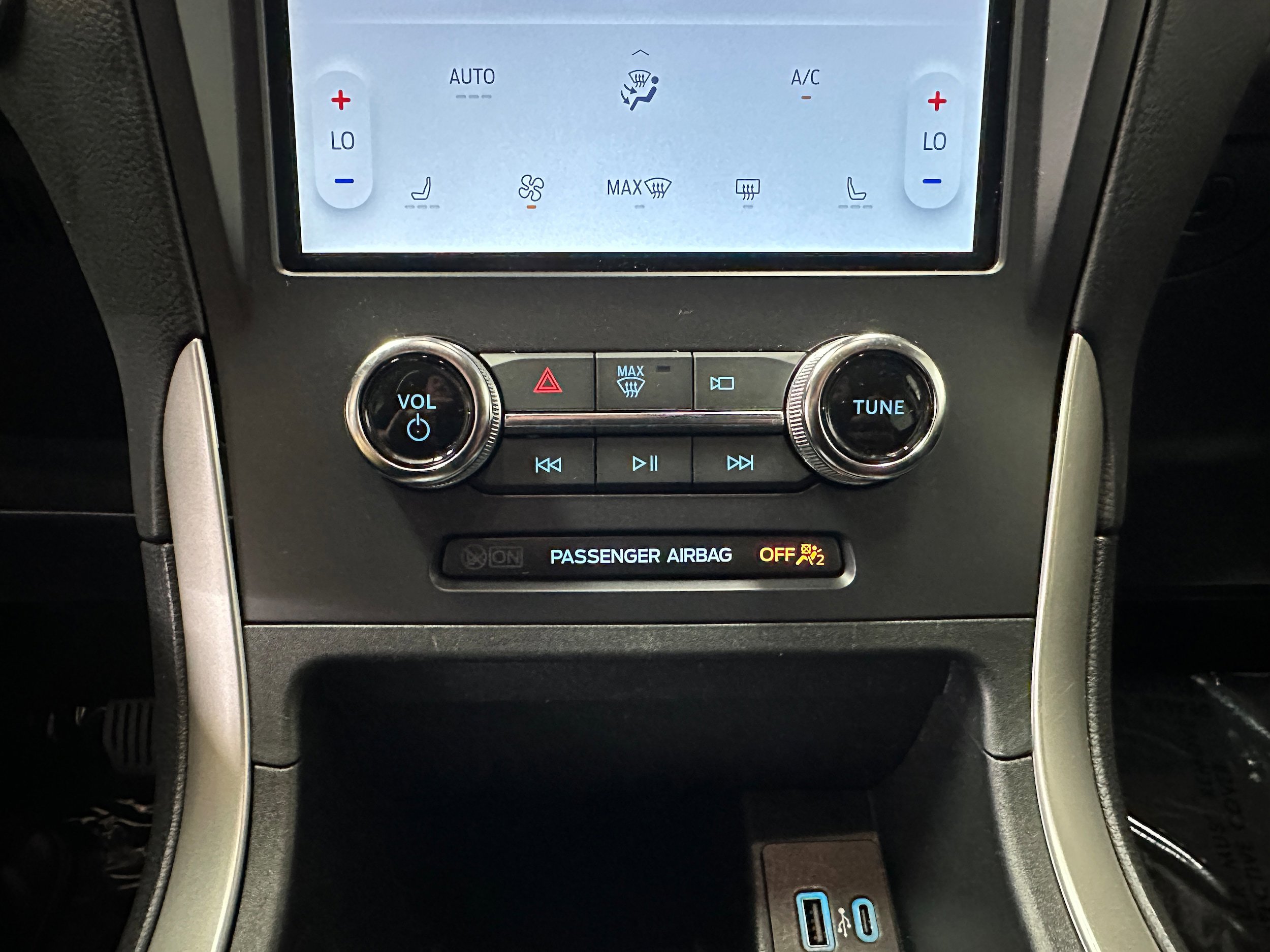 Certified 2024 Ford Edge SEL AWD/4WD image 22