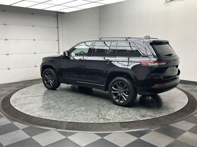 Used 2026 Jeep Grand Cherokee Limited AWD/4WD image 2