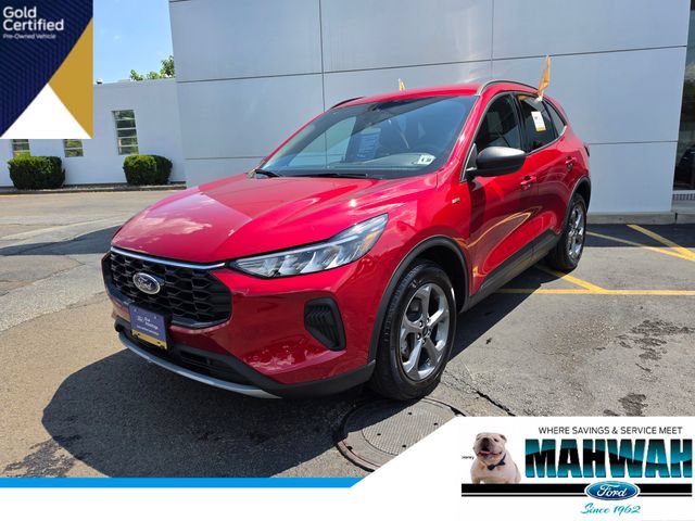 Certified 2025 Ford Escape ST-Line w/ Tech Pack #1 AWD/4WD image 1