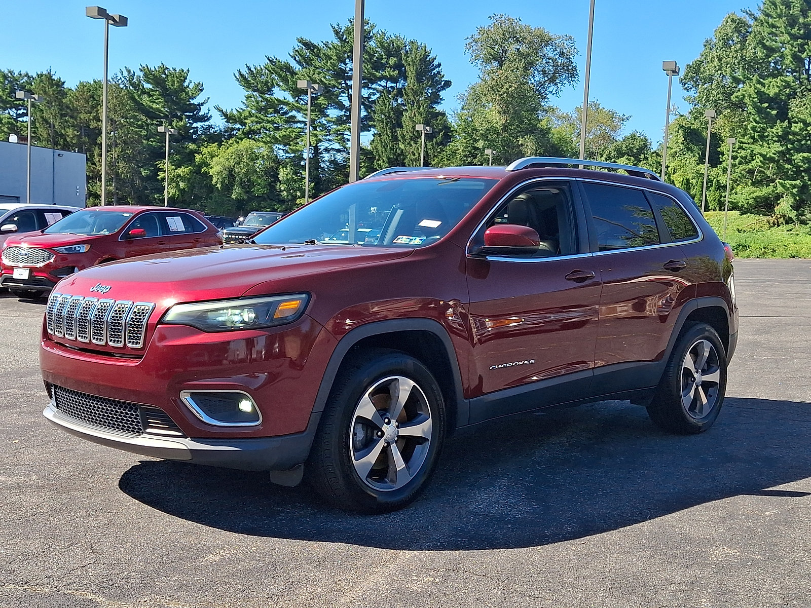 Used 2019 Jeep Cherokee Limited AWD/4WD image 3