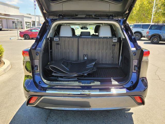 Used 2023 Toyota Highlander Limited AWD/4WD image 10